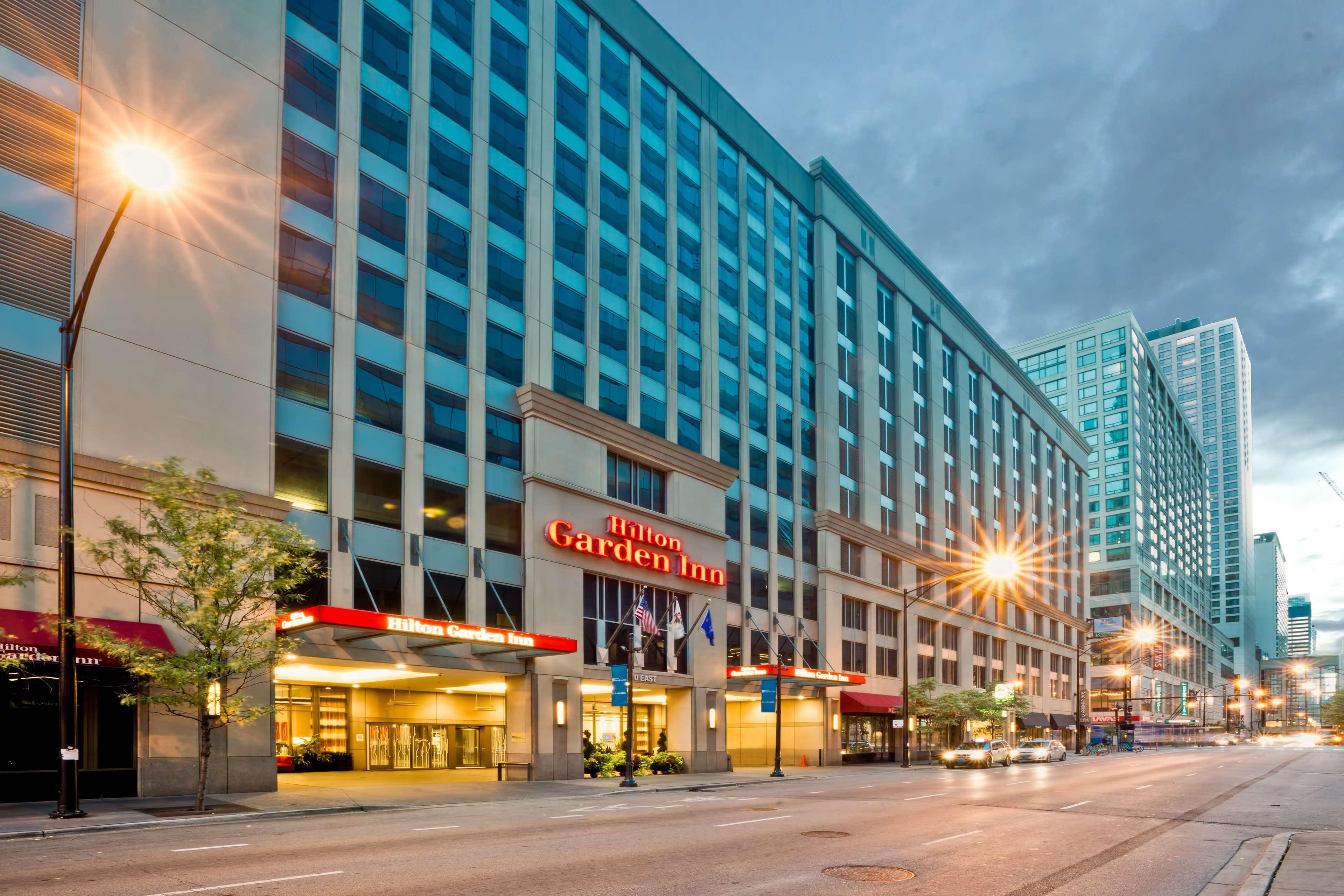 Hilton Garden Inn Chicago Downtown/Magnificent Mile Экстерьер фото